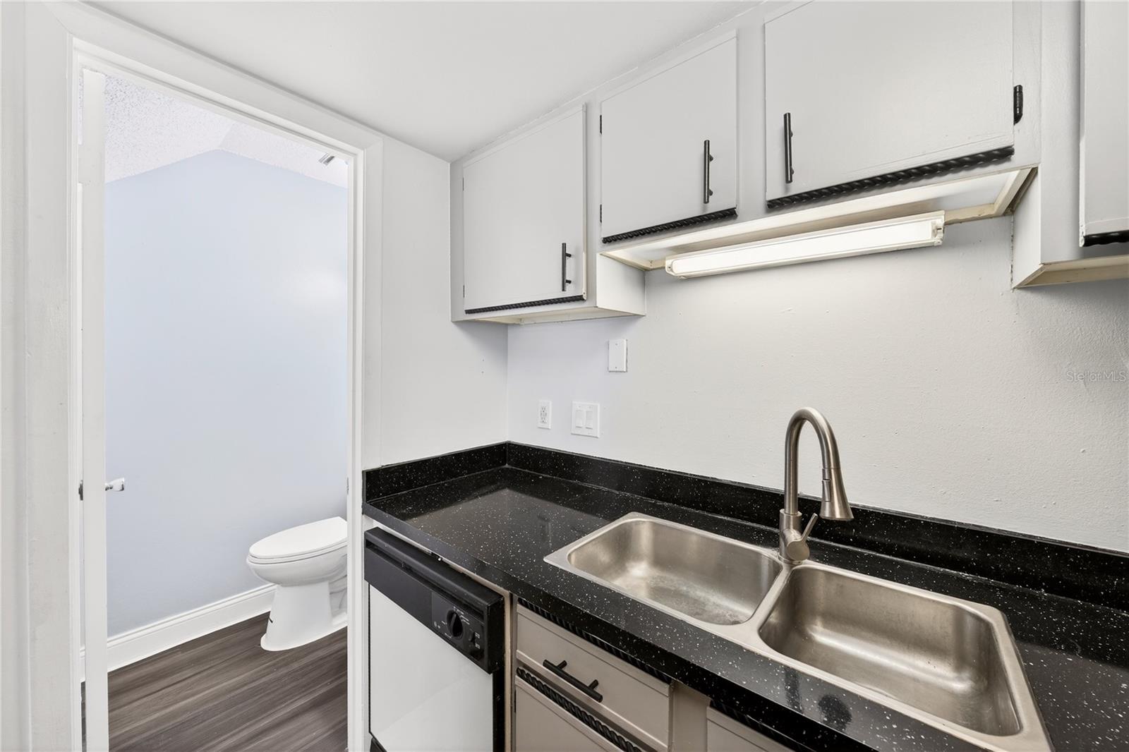 Image 10 of 31 For 4223 S. Semoran Blvd  9