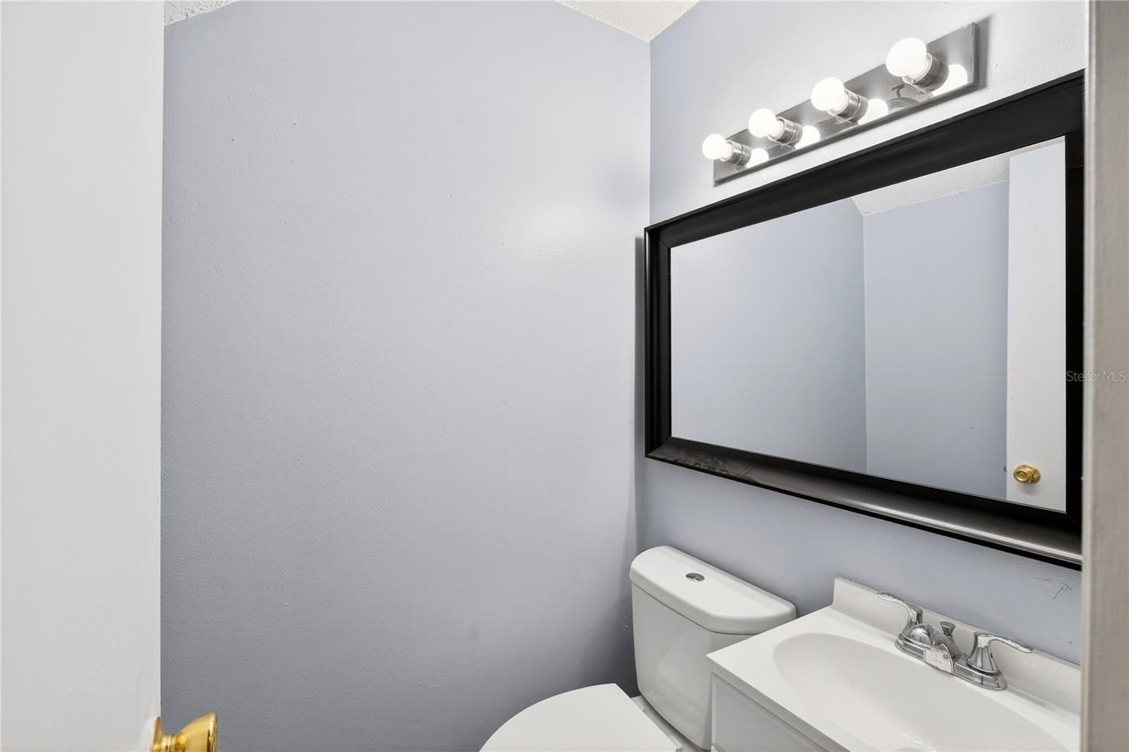 Image 12 of 31 For 4223 S. Semoran Blvd  9