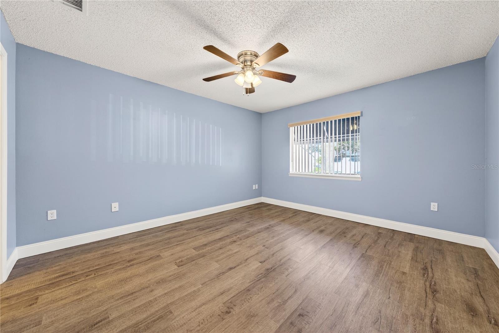 Image 15 of 31 For 4223 S. Semoran Blvd  9