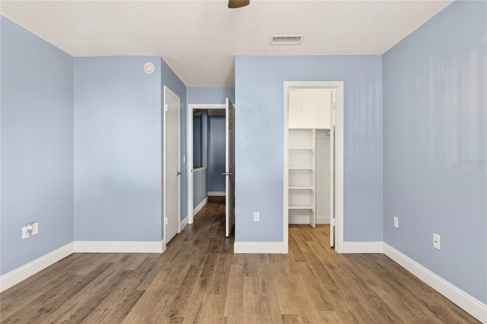 Image 17 of 31 For 4223 S. Semoran Blvd  9