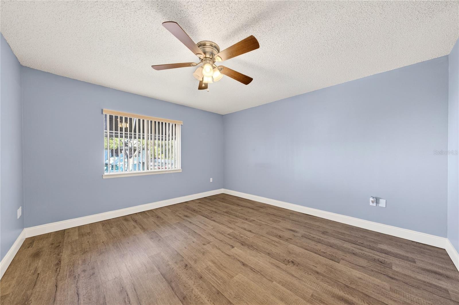 Image 18 of 31 For 4223 S. Semoran Blvd  9