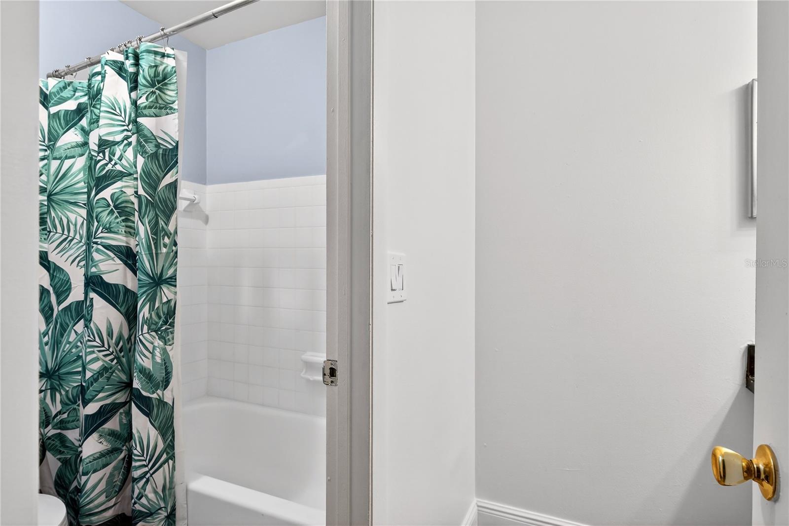 Image 20 of 31 For 4223 S. Semoran Blvd  9