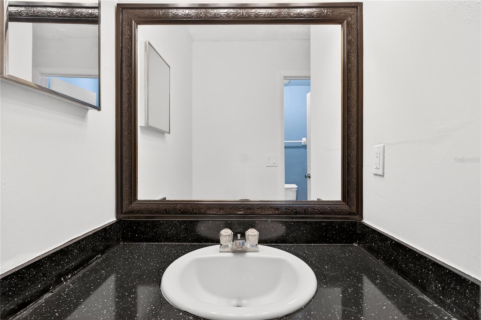 Image 23 of 31 For 4223 S. Semoran Blvd  9