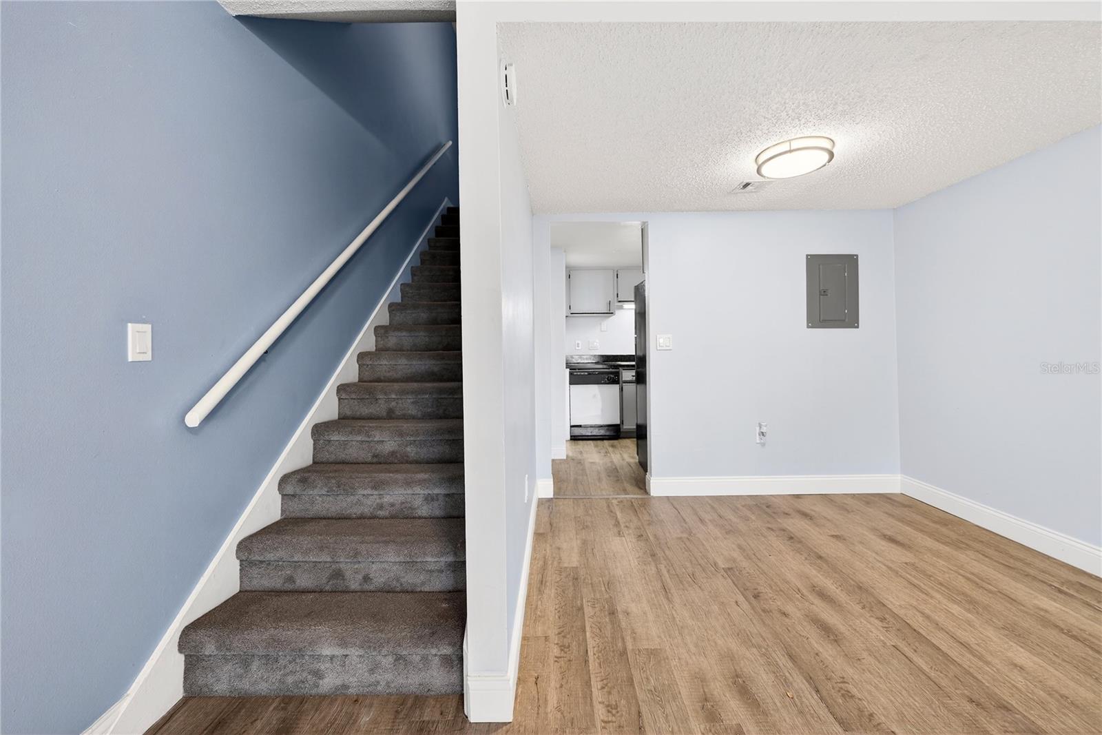 Image 3 of 31 For 4223 S. Semoran Blvd  9