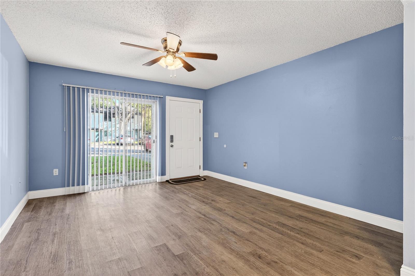 Image 6 of 31 For 4223 S. Semoran Blvd  9