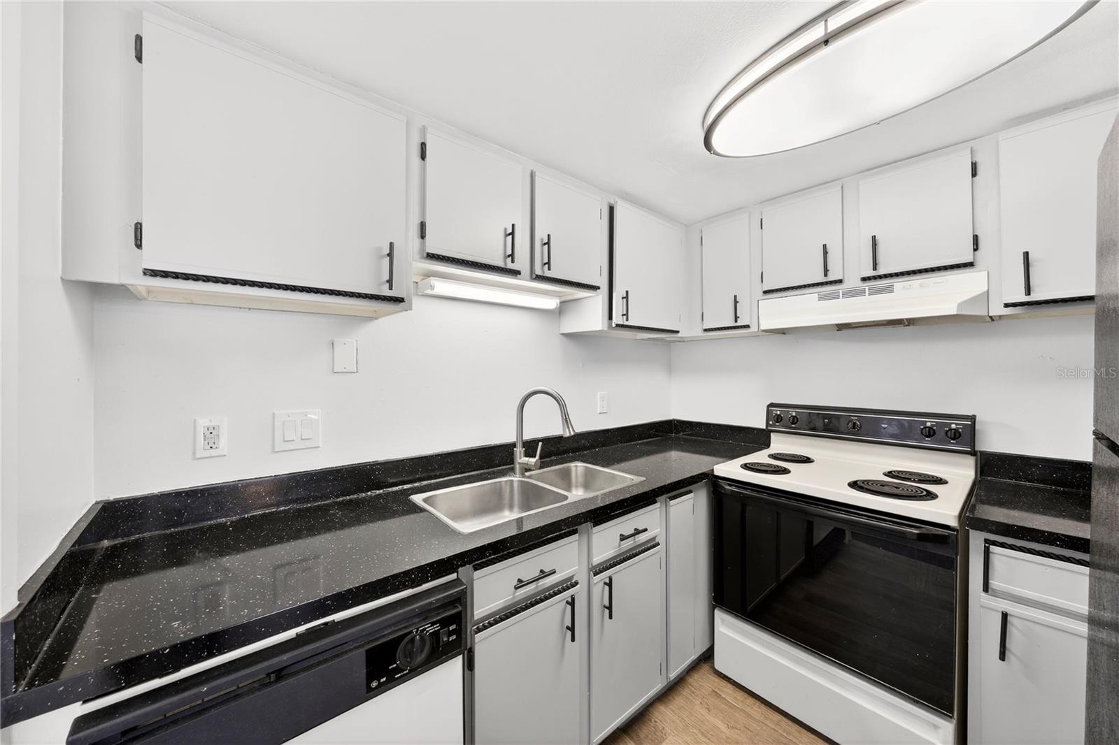 Image 7 of 31 For 4223 S. Semoran Blvd  9