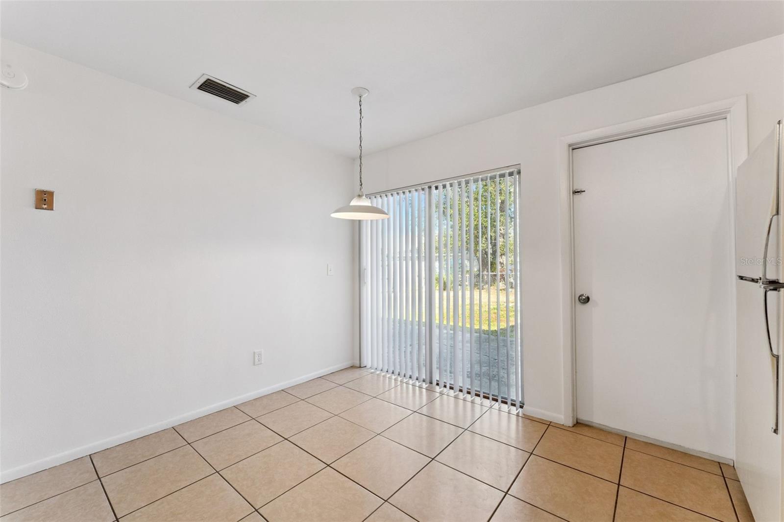 Image 4 of 21 For 8137 Parrot Drive