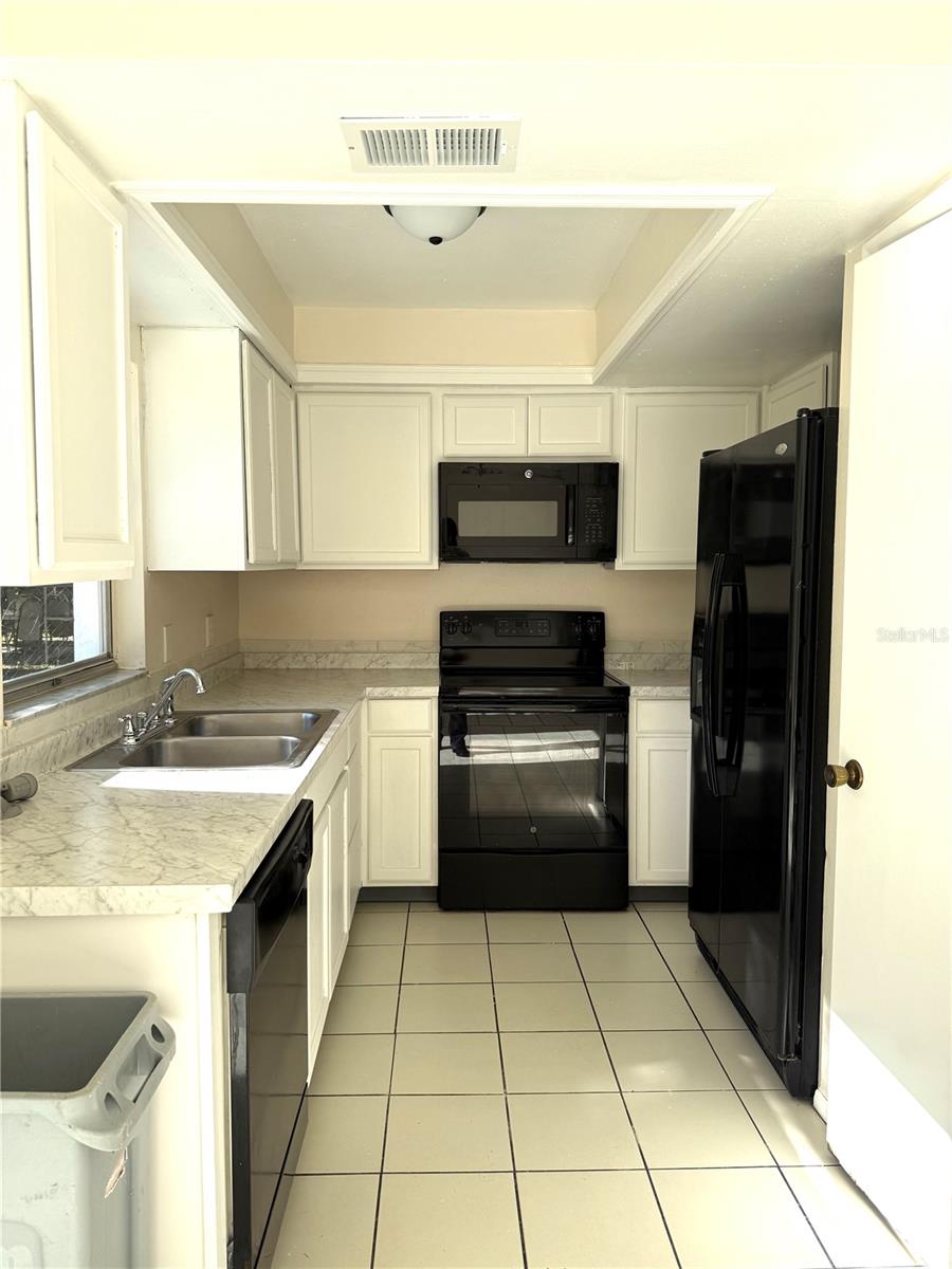 Image 7 of 22 For 344 Martin Street