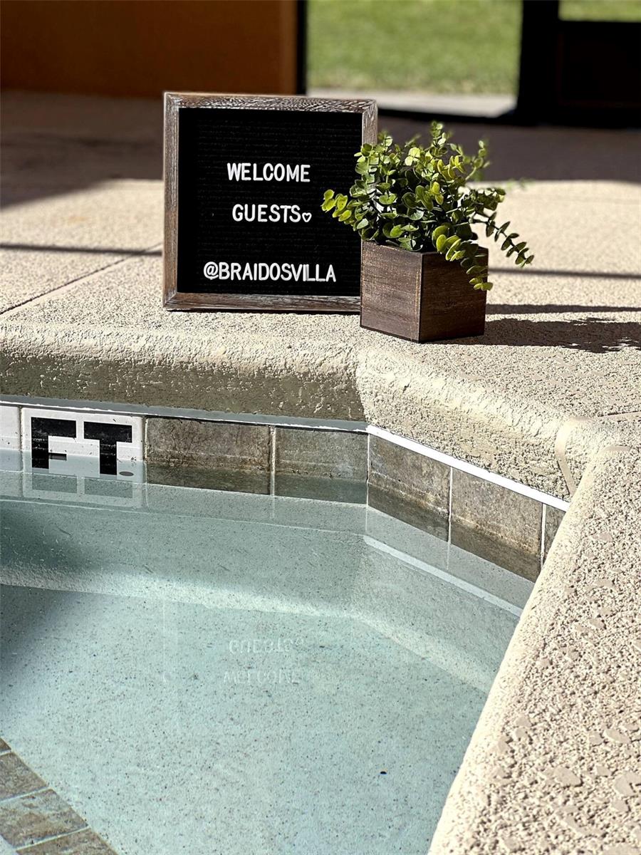 Image 2 of 16 For 8947 Candy Palm Rd