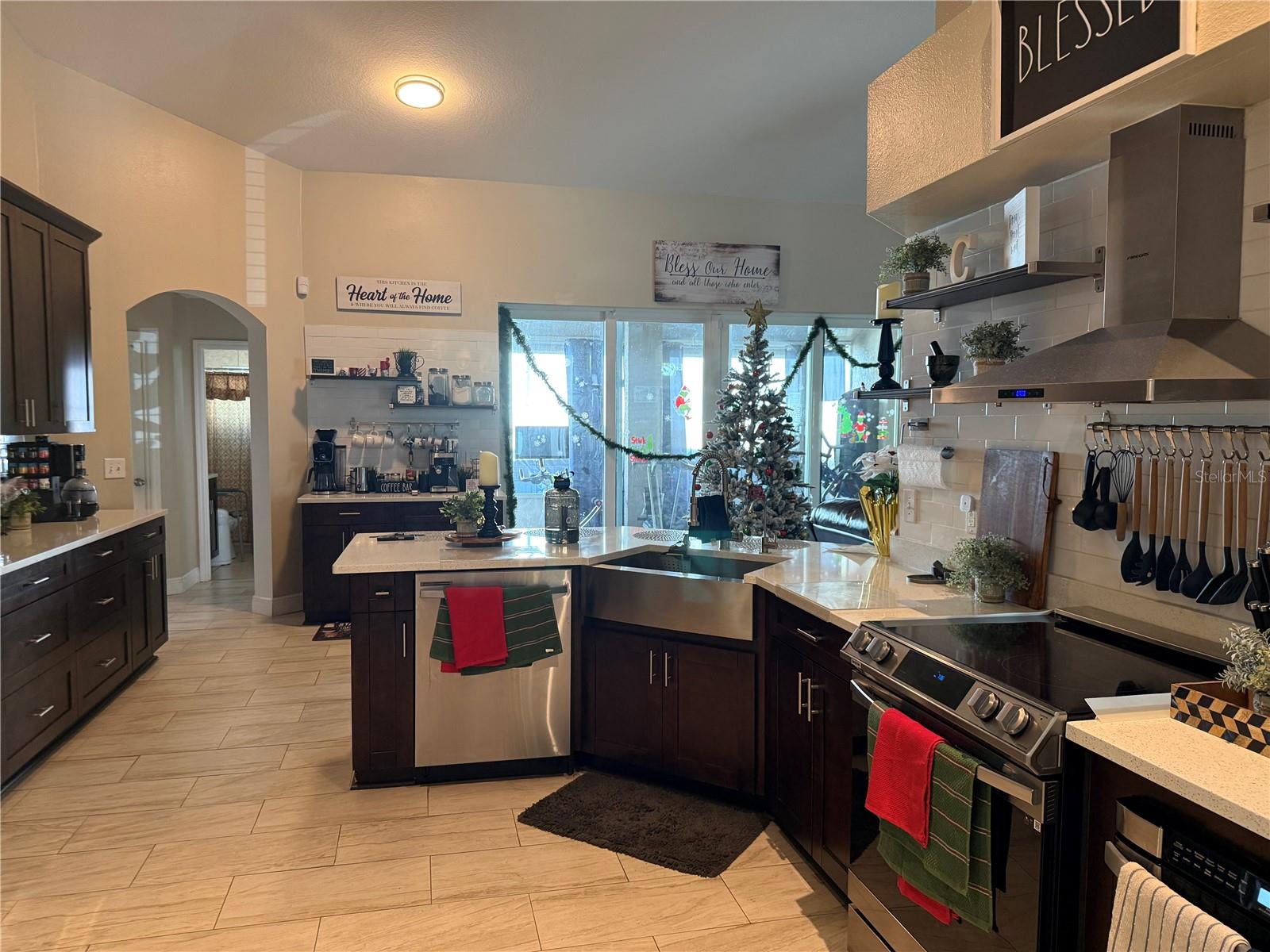 Image 11 of 31 For 4528 River Close Boulevard