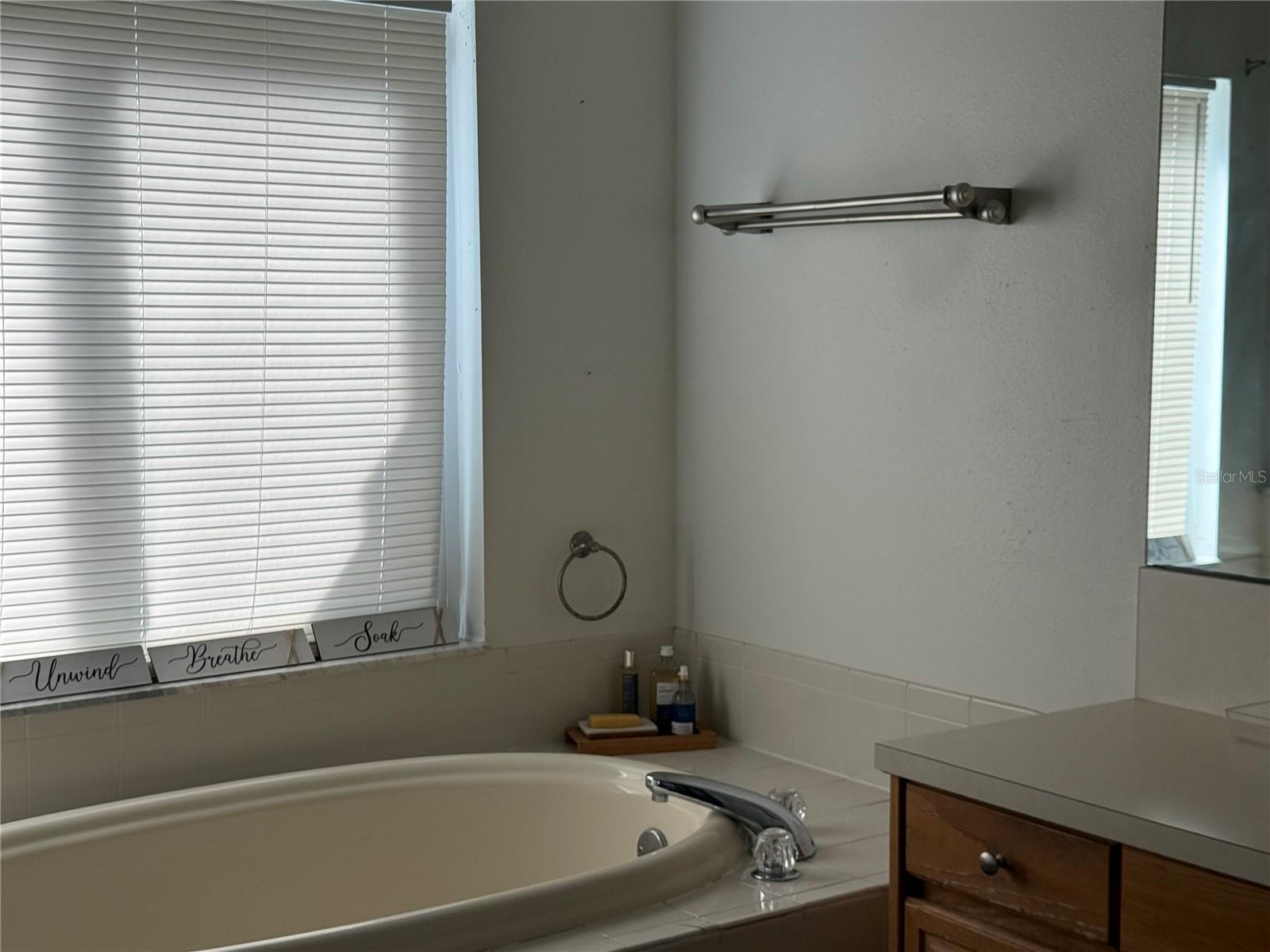 Image 25 of 31 For 4528 River Close Boulevard