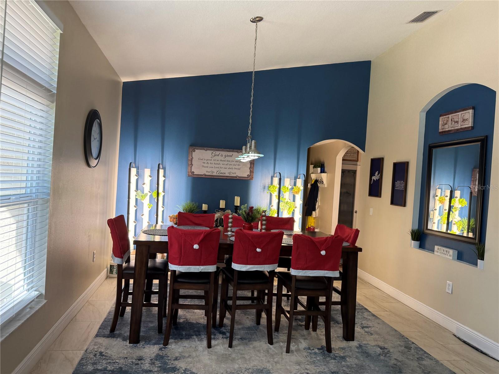 Image 4 of 31 For 4528 River Close Boulevard