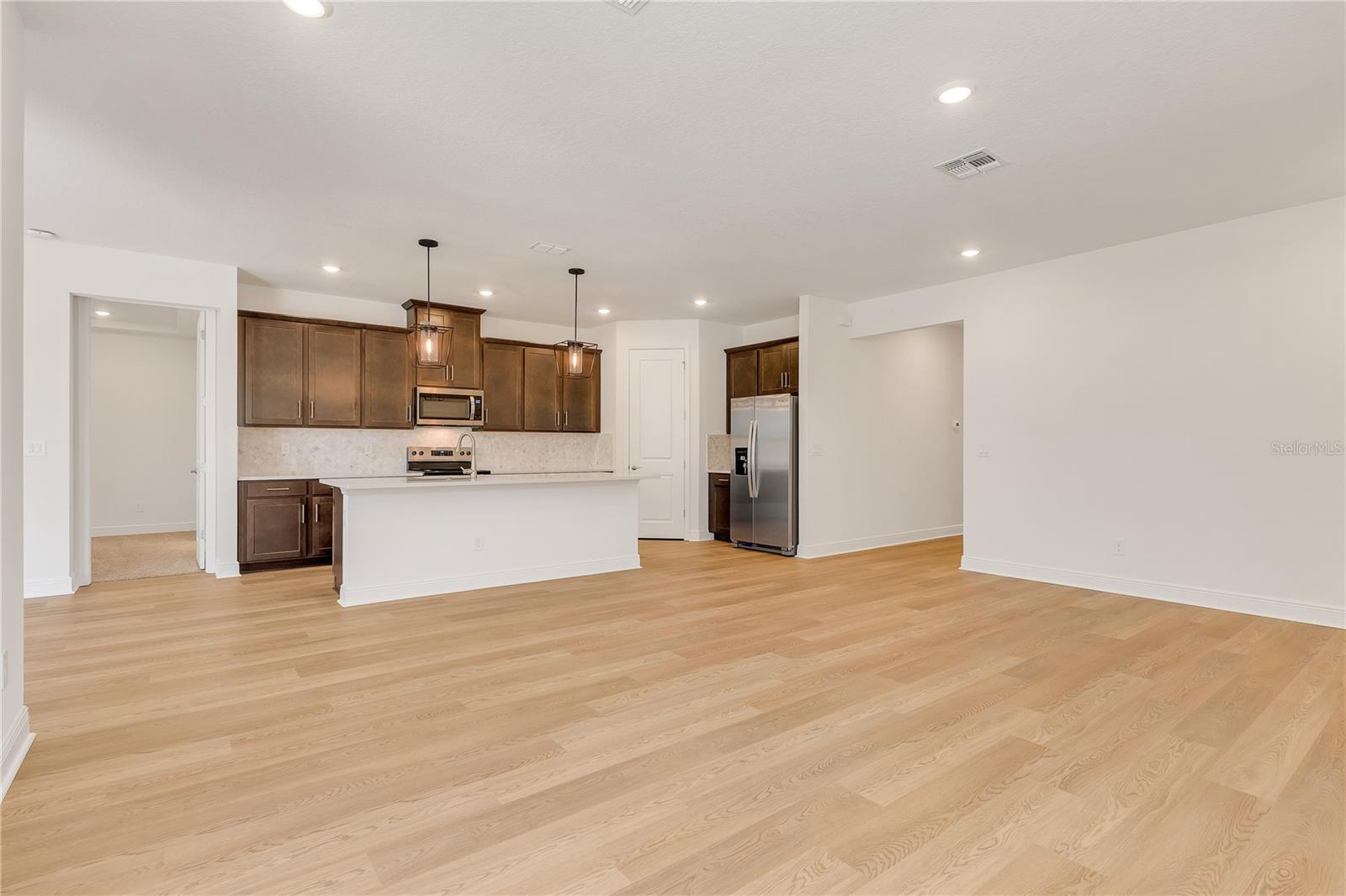 Image 14 of 36 For 1141 British Circle