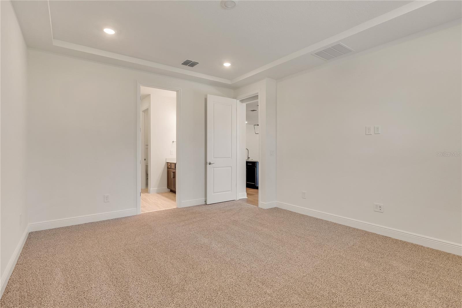 Image 23 of 36 For 1141 British Circle