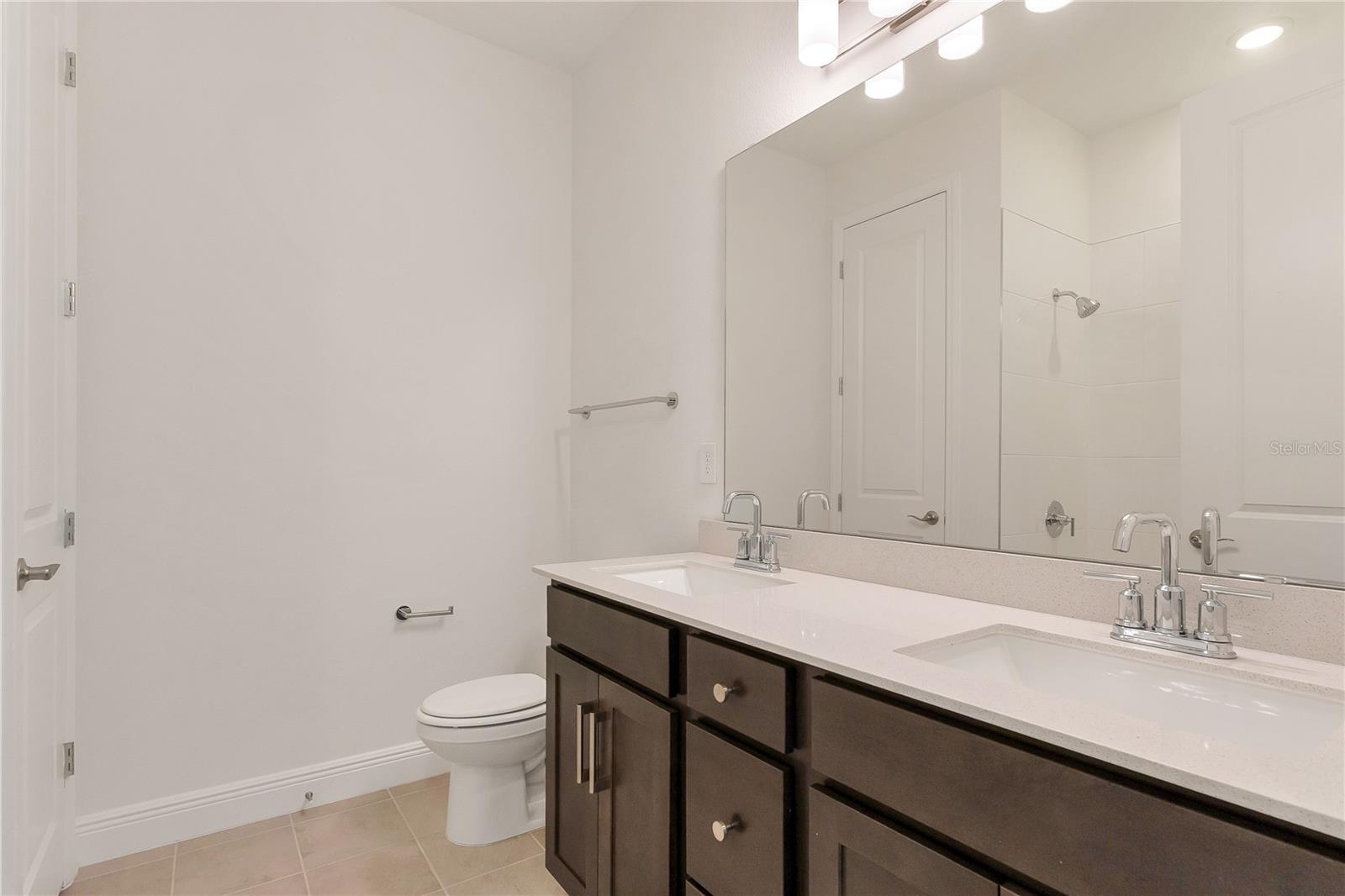 Image 6 of 36 For 1141 British Circle