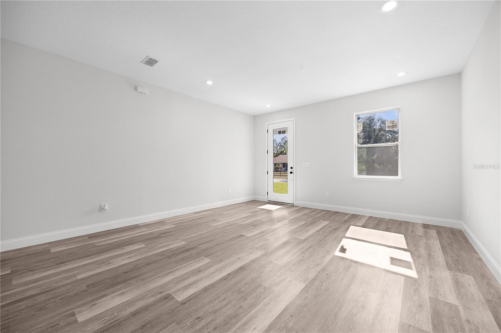 Image 10 of 41 For 18414 Gypsy Avenue