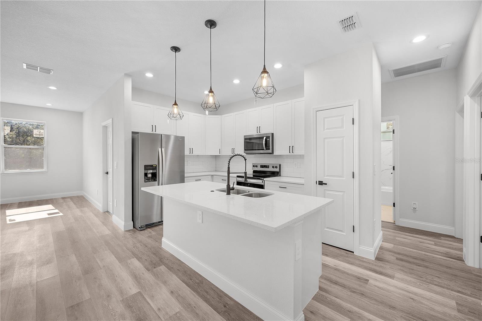 Image 14 of 41 For 18414 Gypsy Avenue