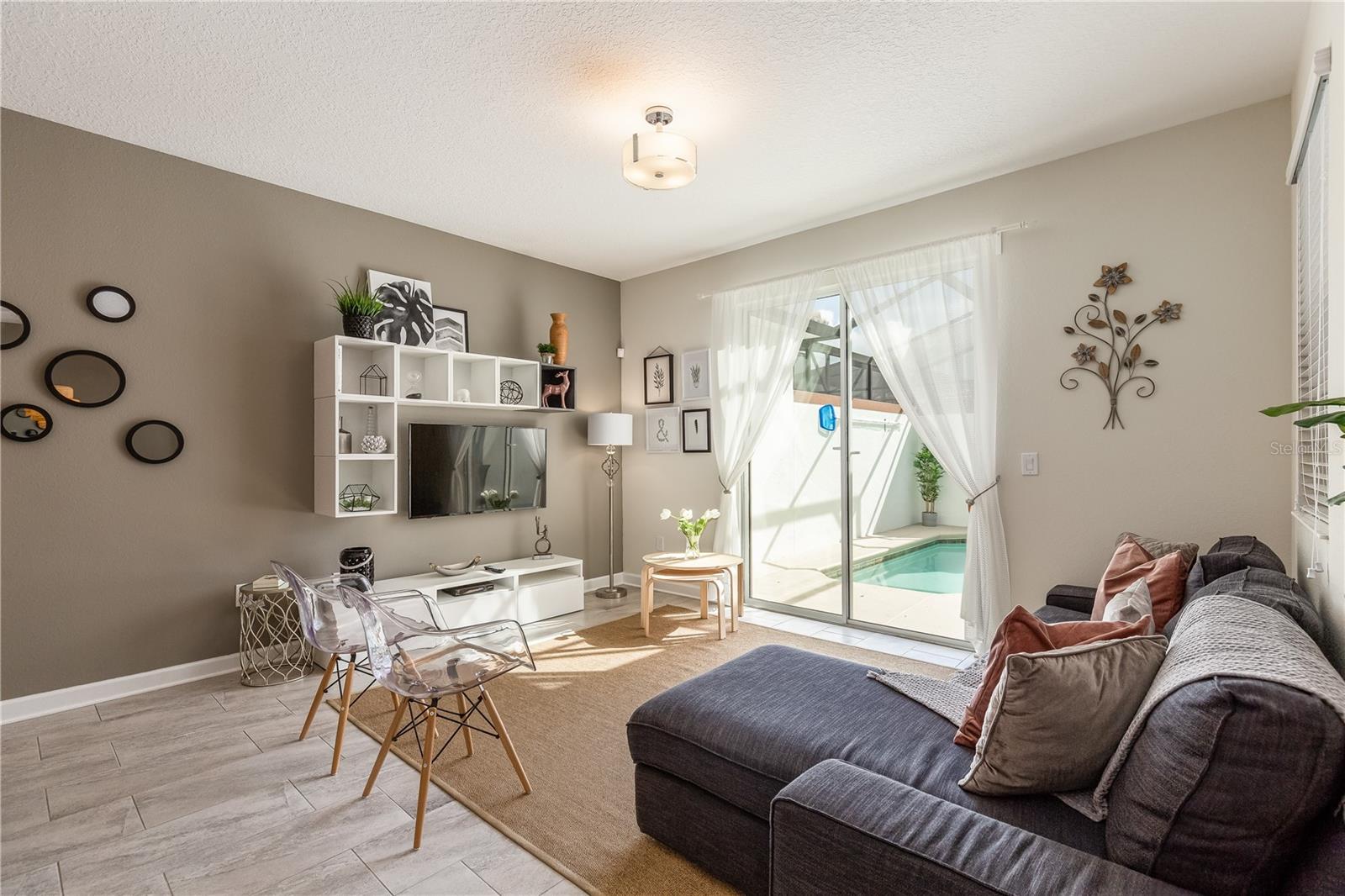 Image 7 of 42 For 4802 Love Storey Lane