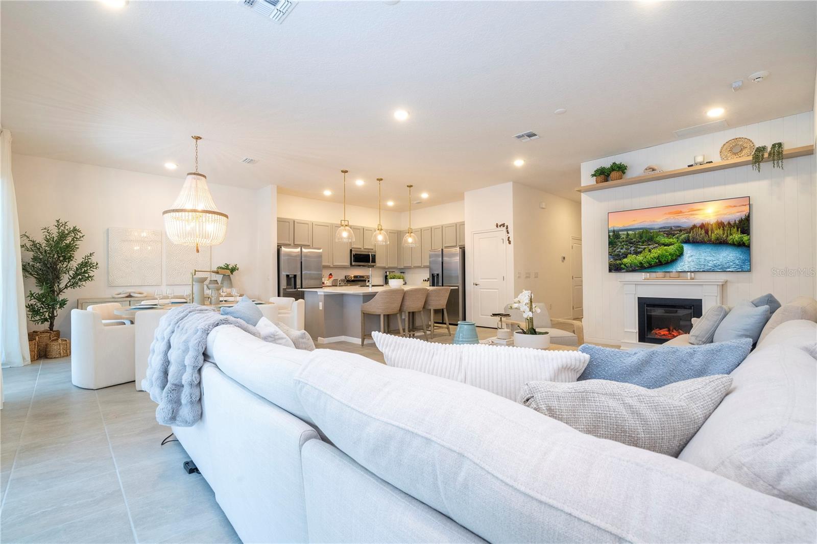 Image 19 of 93 For 5887 High Seas Drive