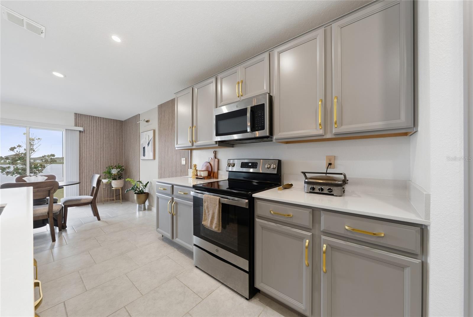 Image 10 of 26 For 5121 Four Strand Court