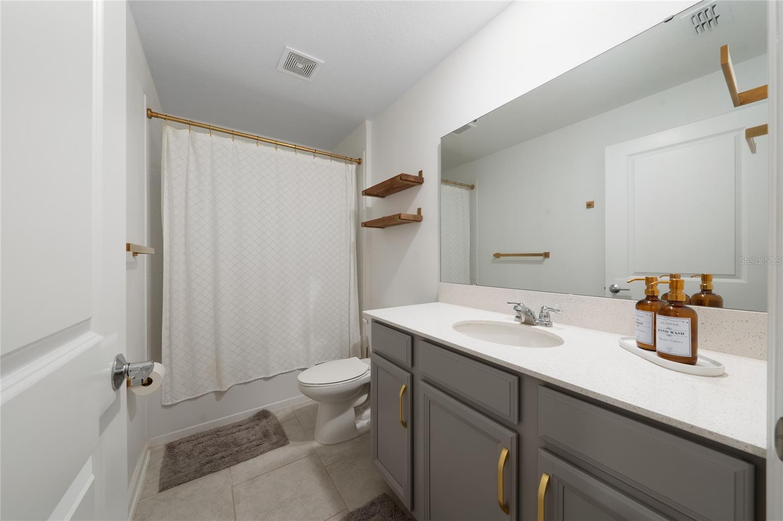 Image 19 of 26 For 5121 Four Strand Court