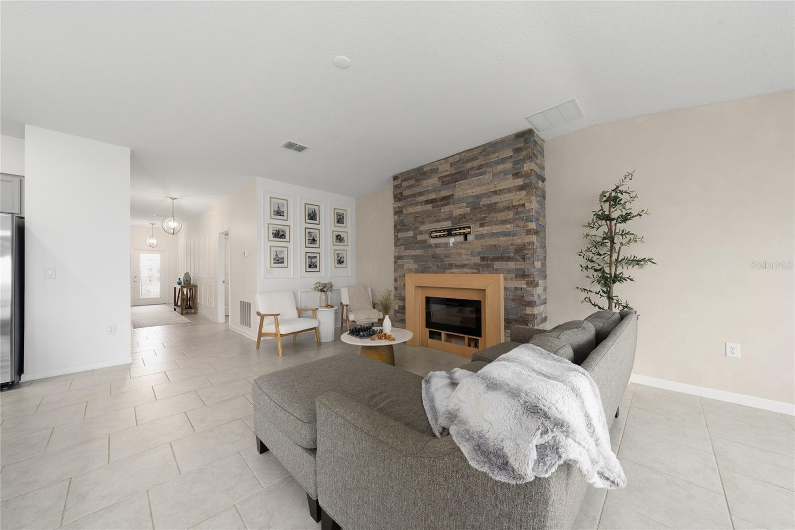 Image 9 of 26 For 5121 Four Strand Court