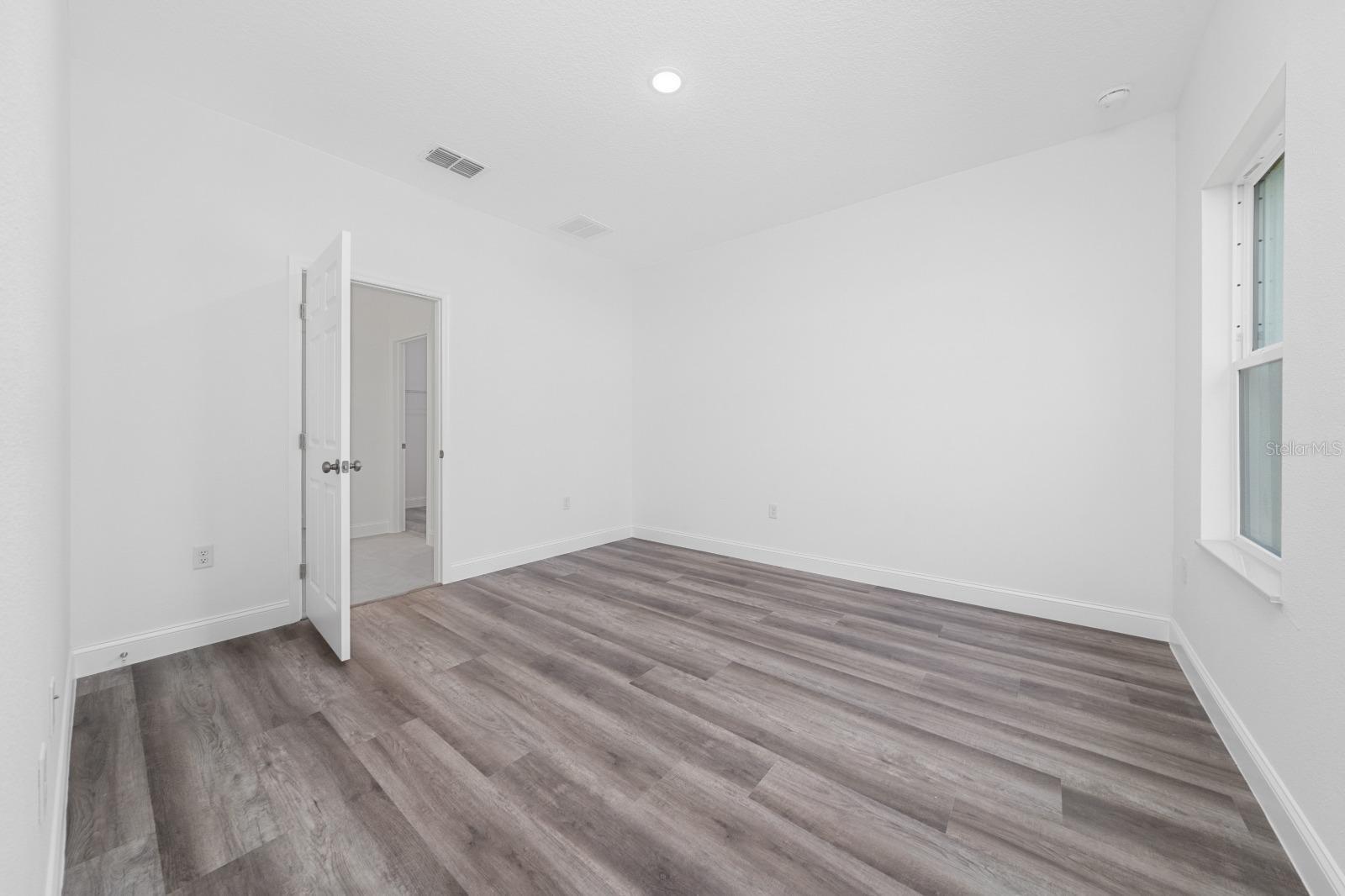 Image 14 of 26 For 13671 48th Court