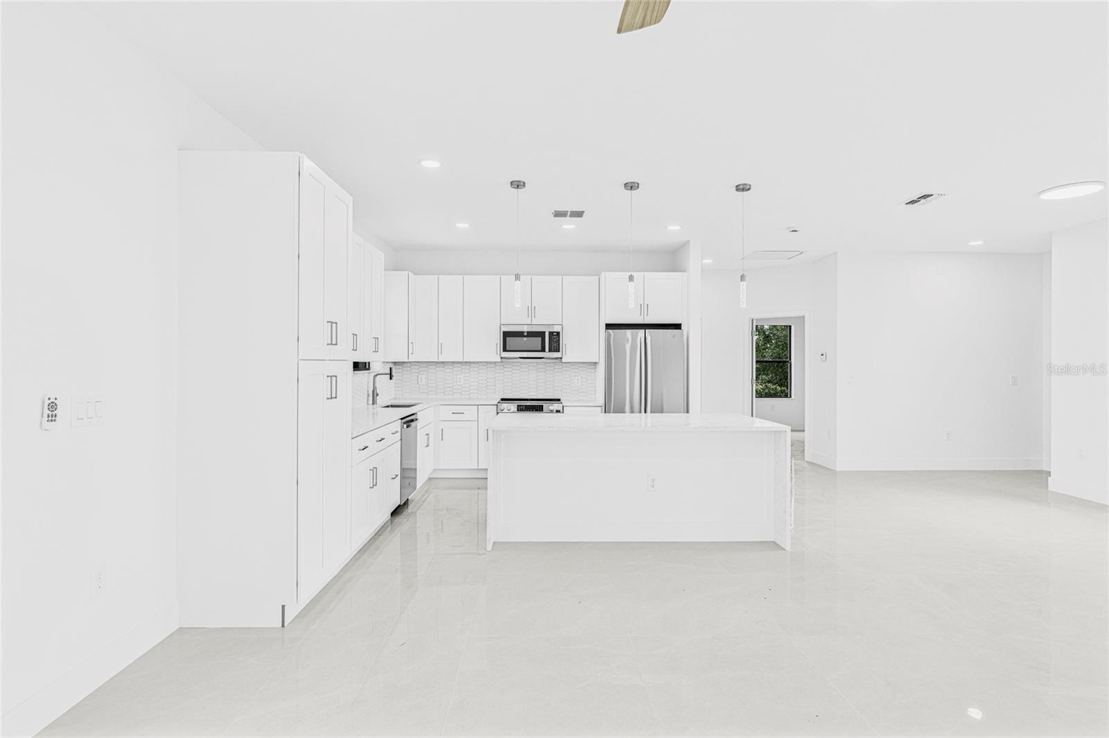 Image 10 of 42 For 343 Pullman Street