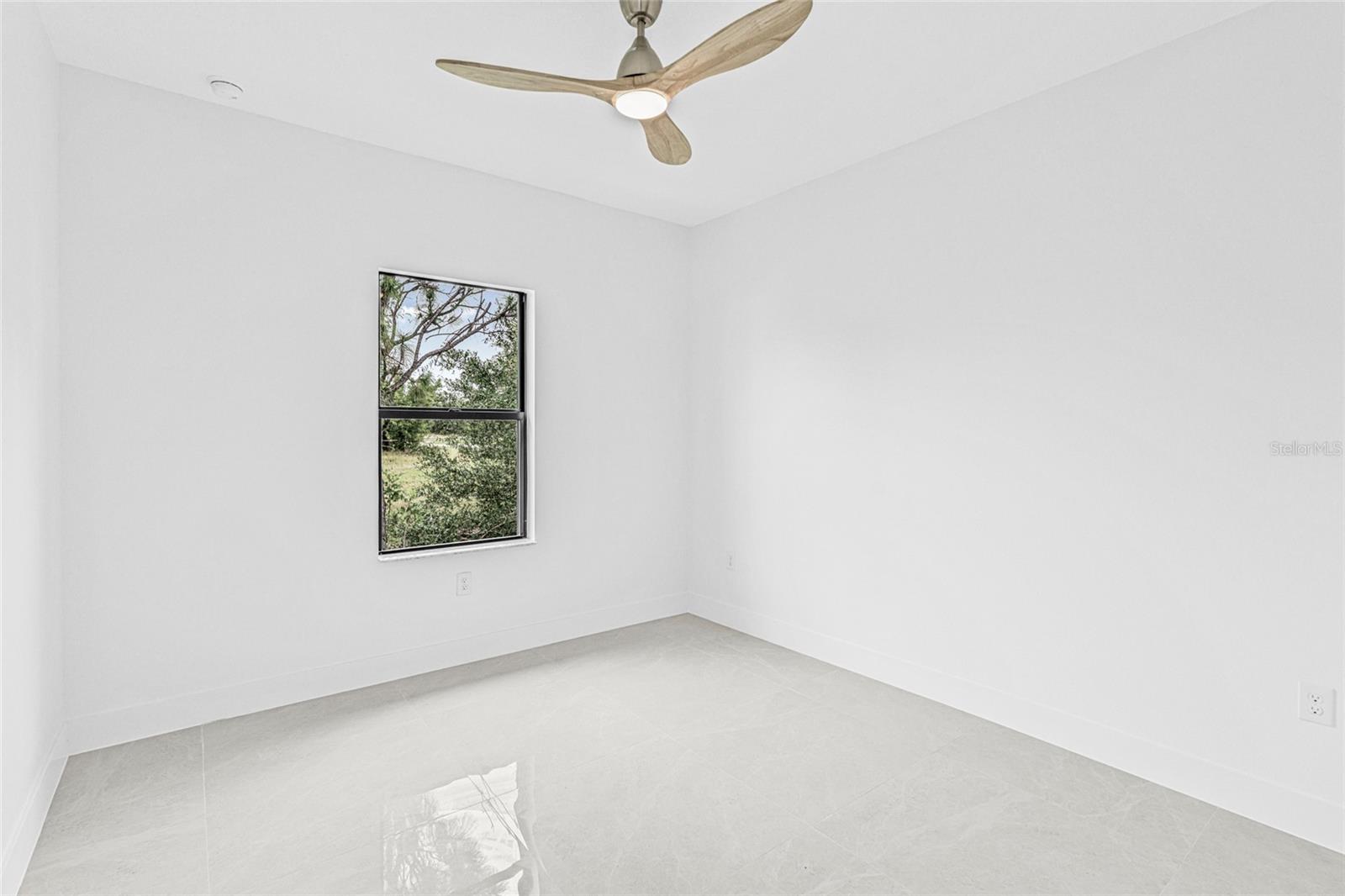 Image 25 of 42 For 343 Pullman Street