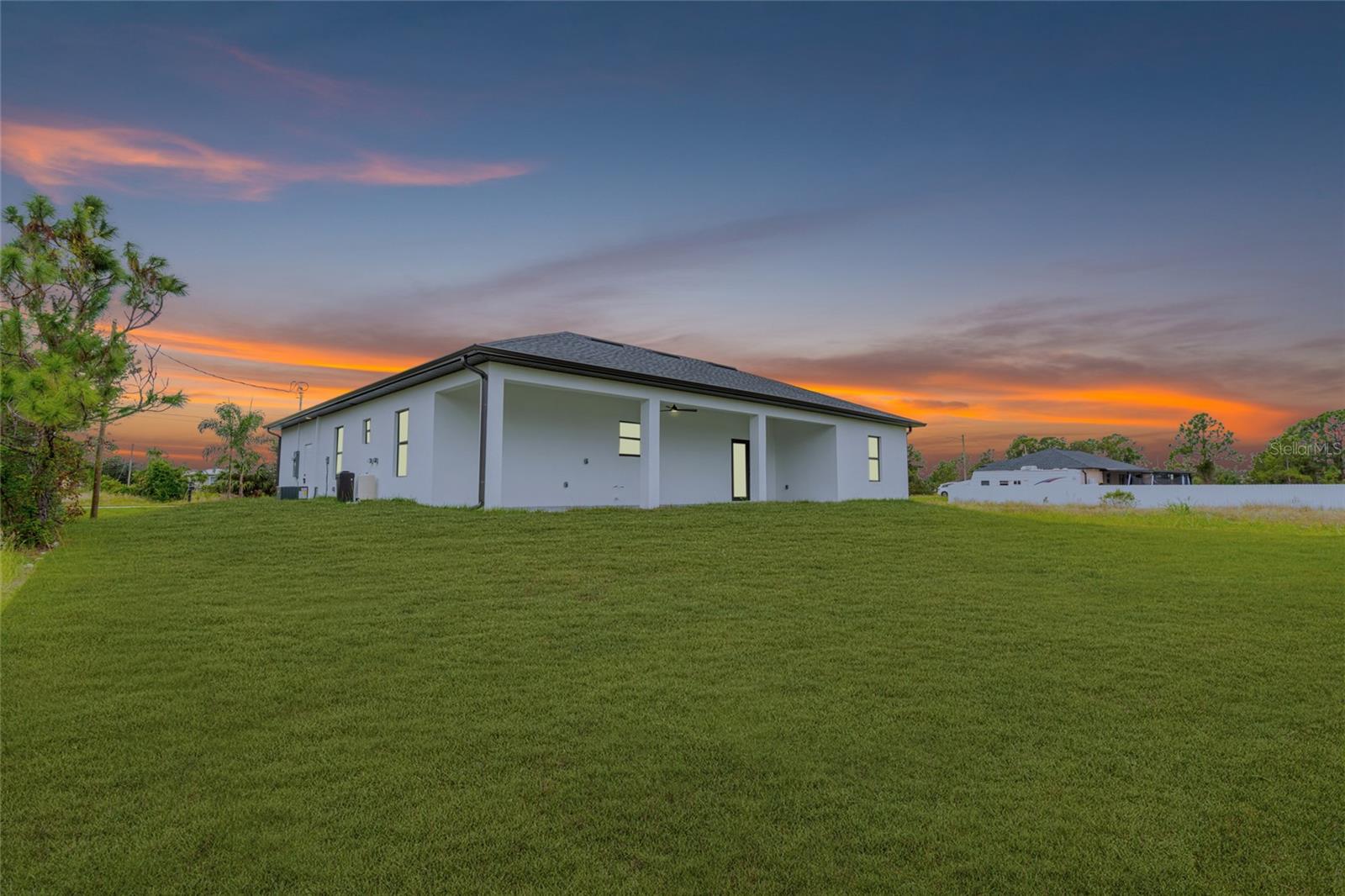 Image 29 of 42 For 343 Pullman Street