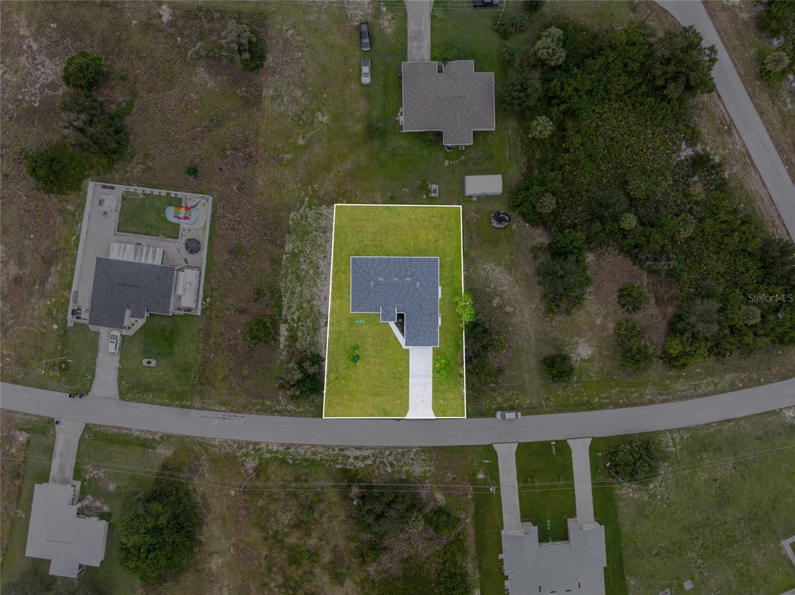 Image 33 of 42 For 343 Pullman Street