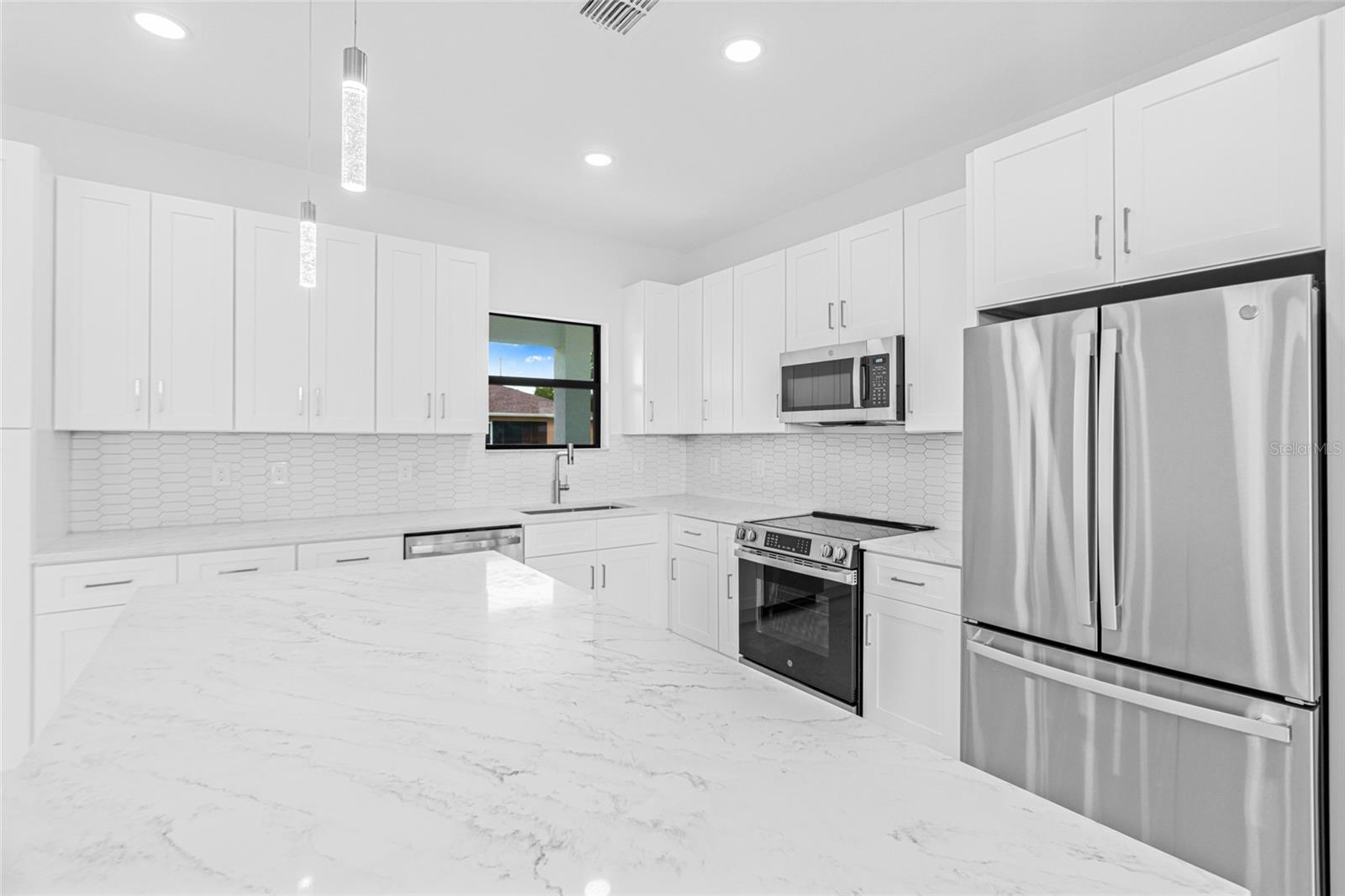 Image 6 of 42 For 343 Pullman Street