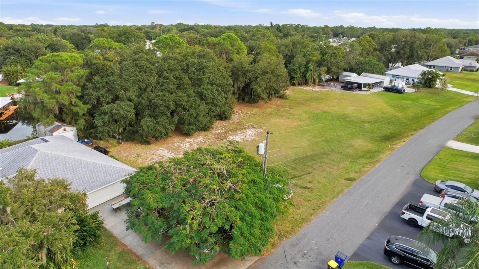 Image 24 of 28 For 183 Blue Moon Avenue