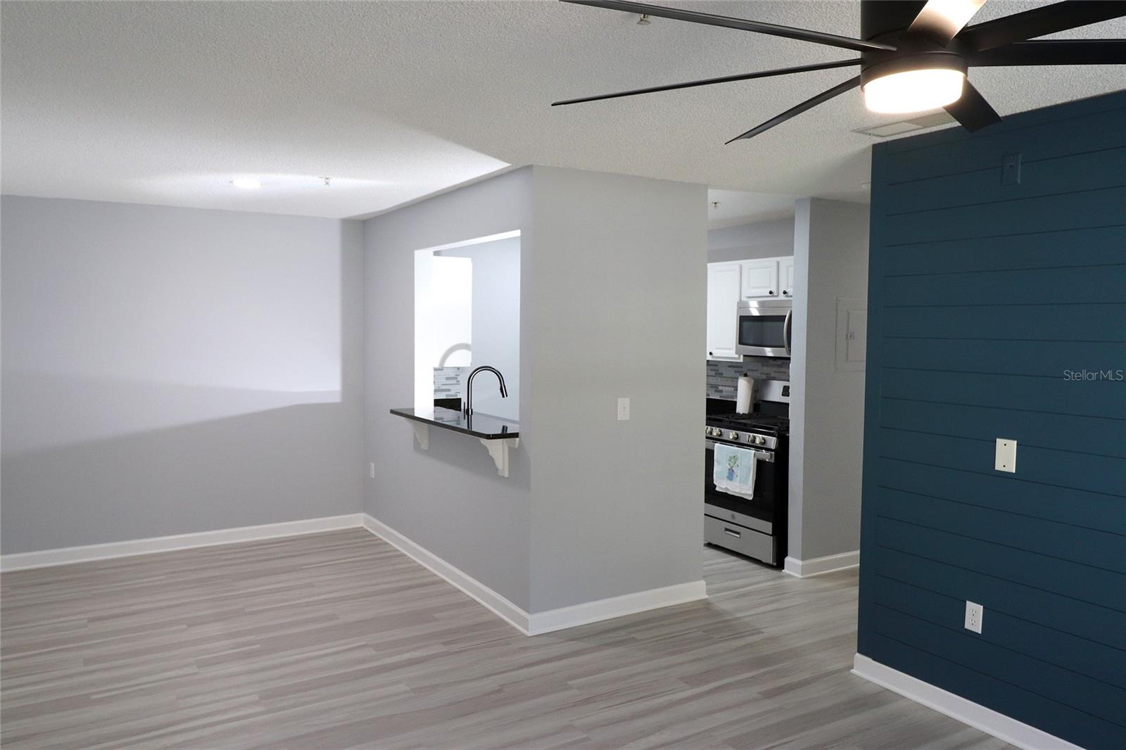 Image 11 of 48 For 2035 Dixie Belle Drive 2035c