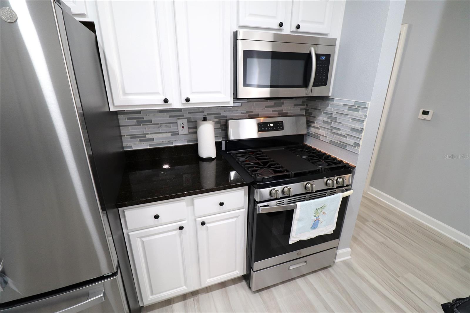 Image 21 of 48 For 2035 Dixie Belle Drive 2035c