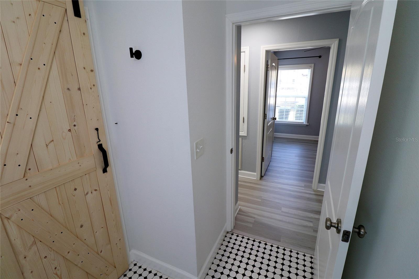 Image 24 of 48 For 2035 Dixie Belle Drive 2035c