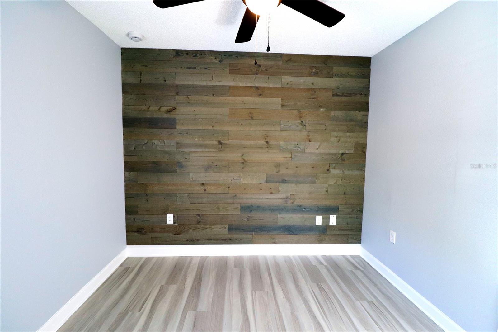 Image 41 of 48 For 2035 Dixie Belle Drive 2035c