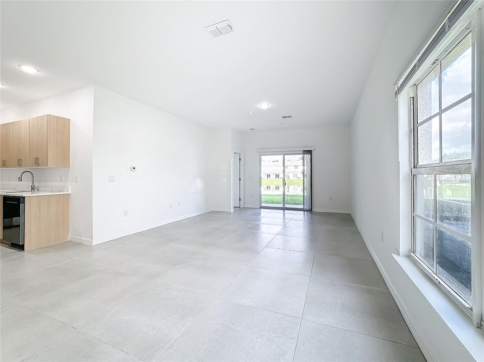 Image 18 of 56 For 1734 Barton Towne Circle