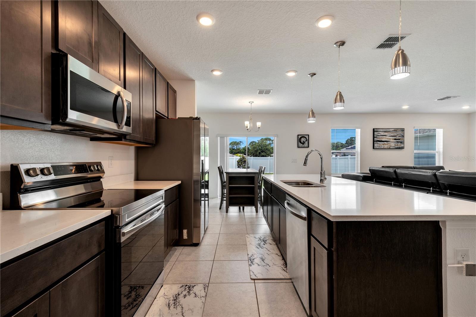 Image 3 of 28 For 900 Bocavista Court