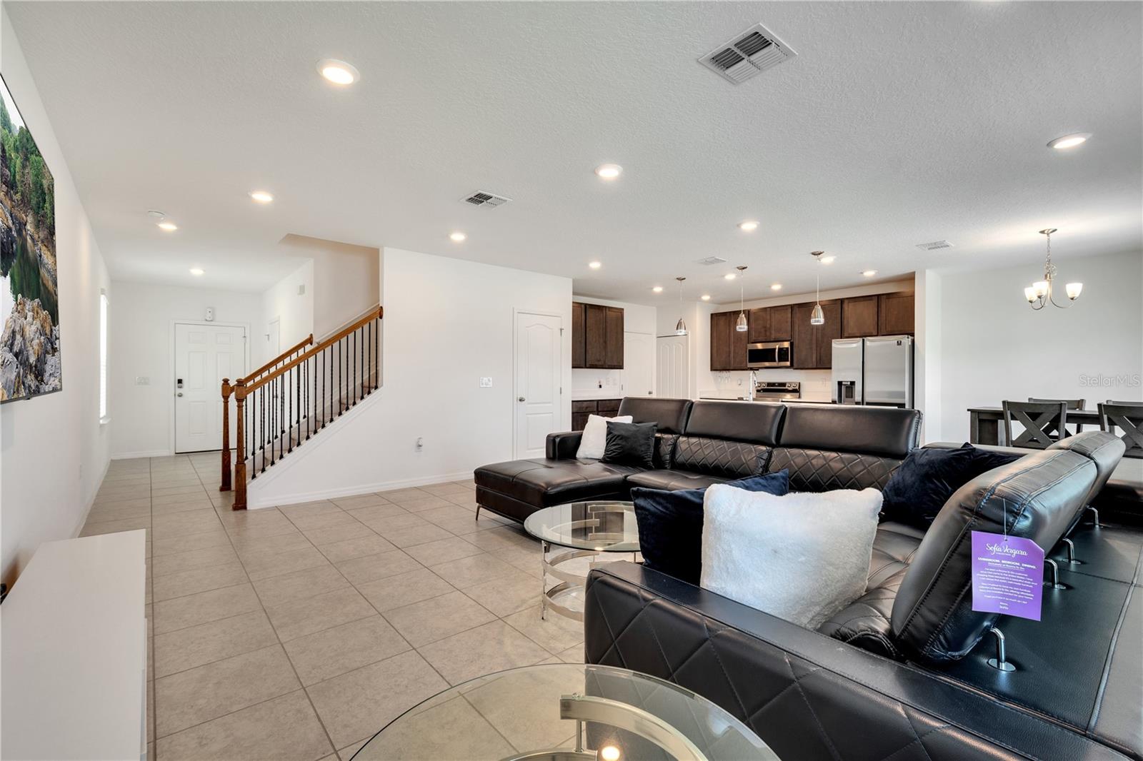 Image 7 of 28 For 900 Bocavista Court