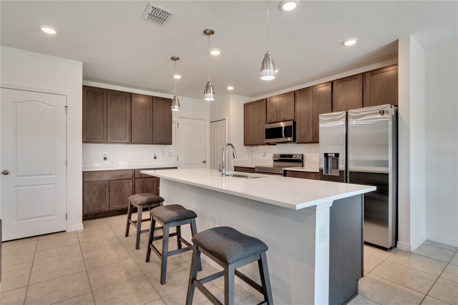 Image 9 of 28 For 900 Bocavista Court