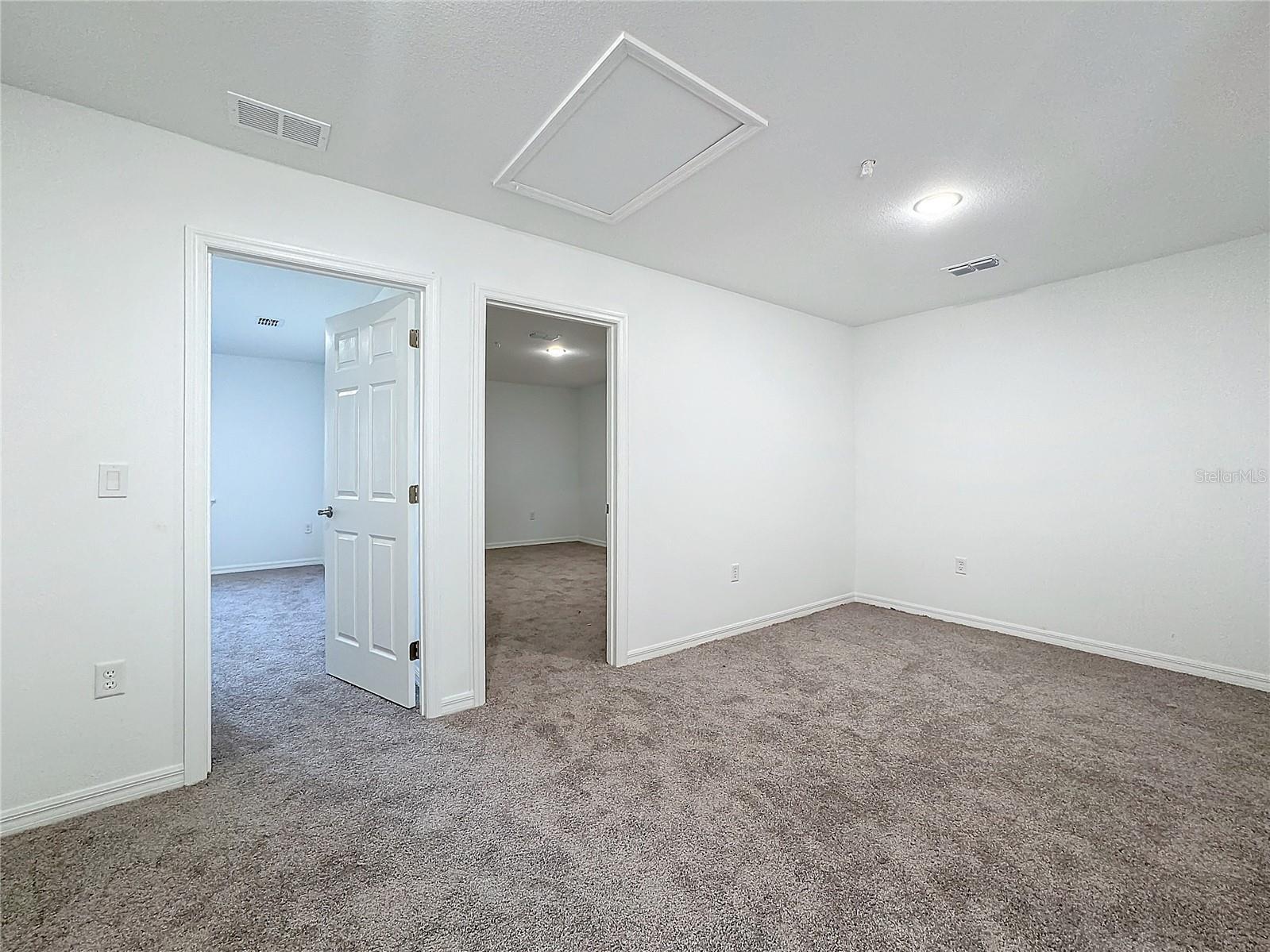 Image 30 of 53 For 1724 Barton Towne Circle