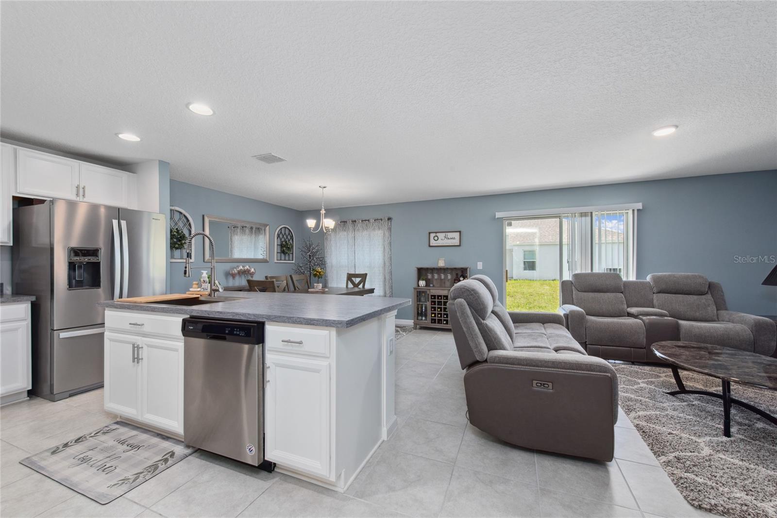 Image 3 of 7 For 723 Jefferson Street