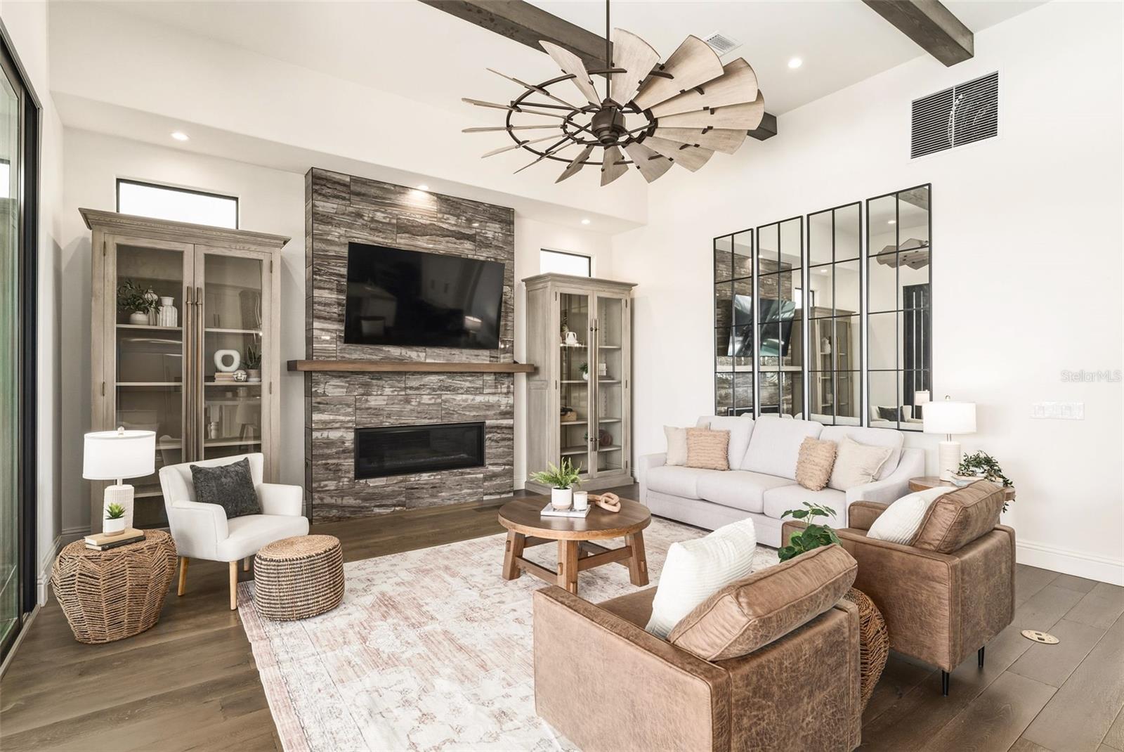 Image 15 of 46 For 560 Country Club Drive