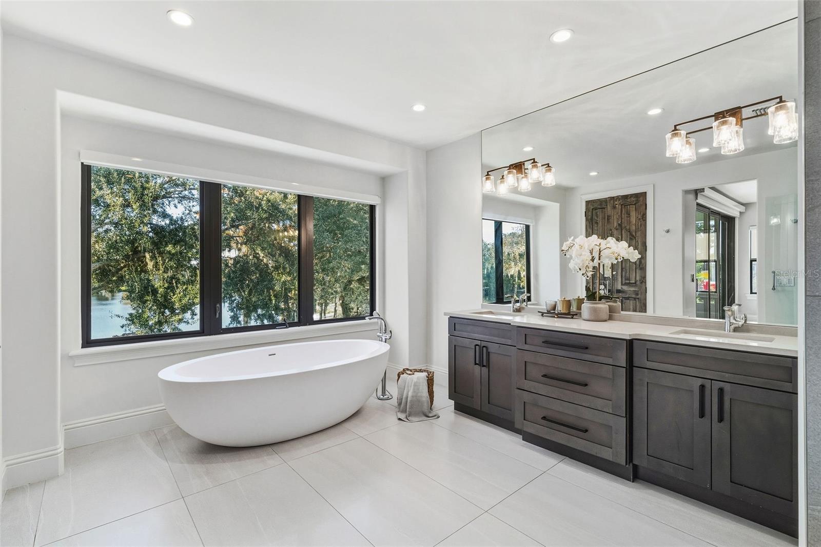 Image 26 of 46 For 560 Country Club Drive