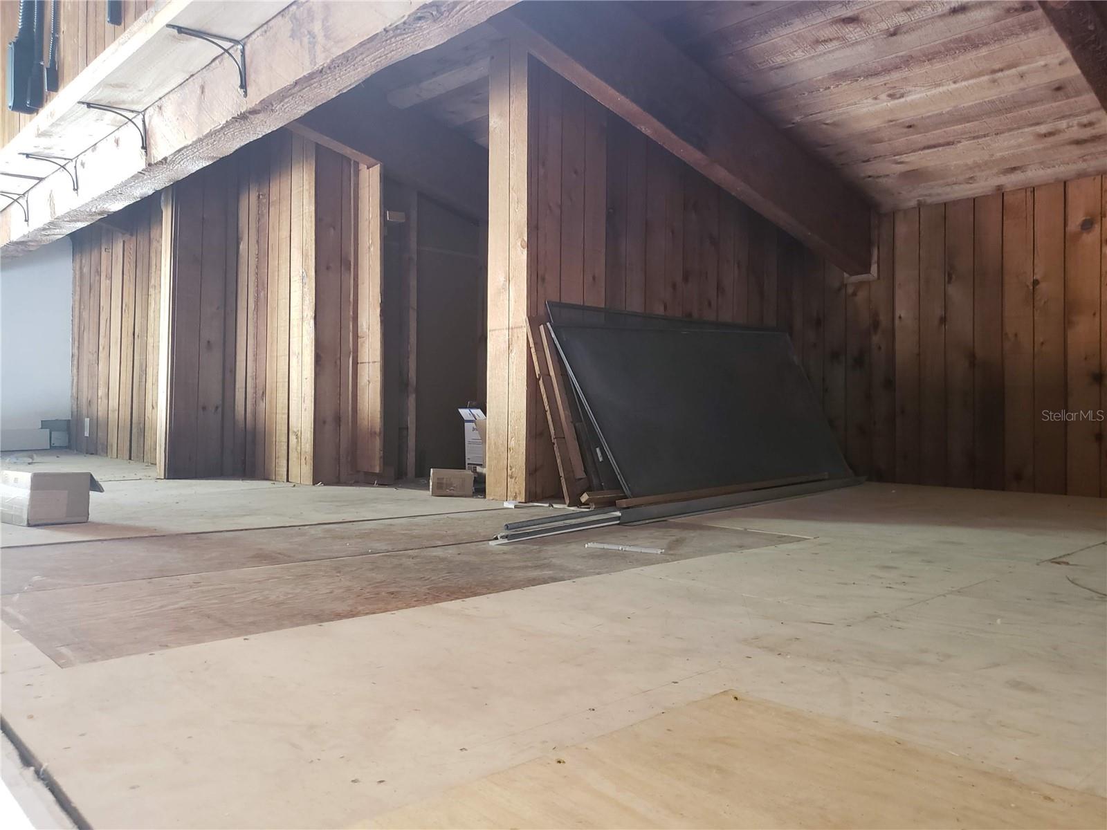 Image 22 of 33 For 205 Fairway Drive 205