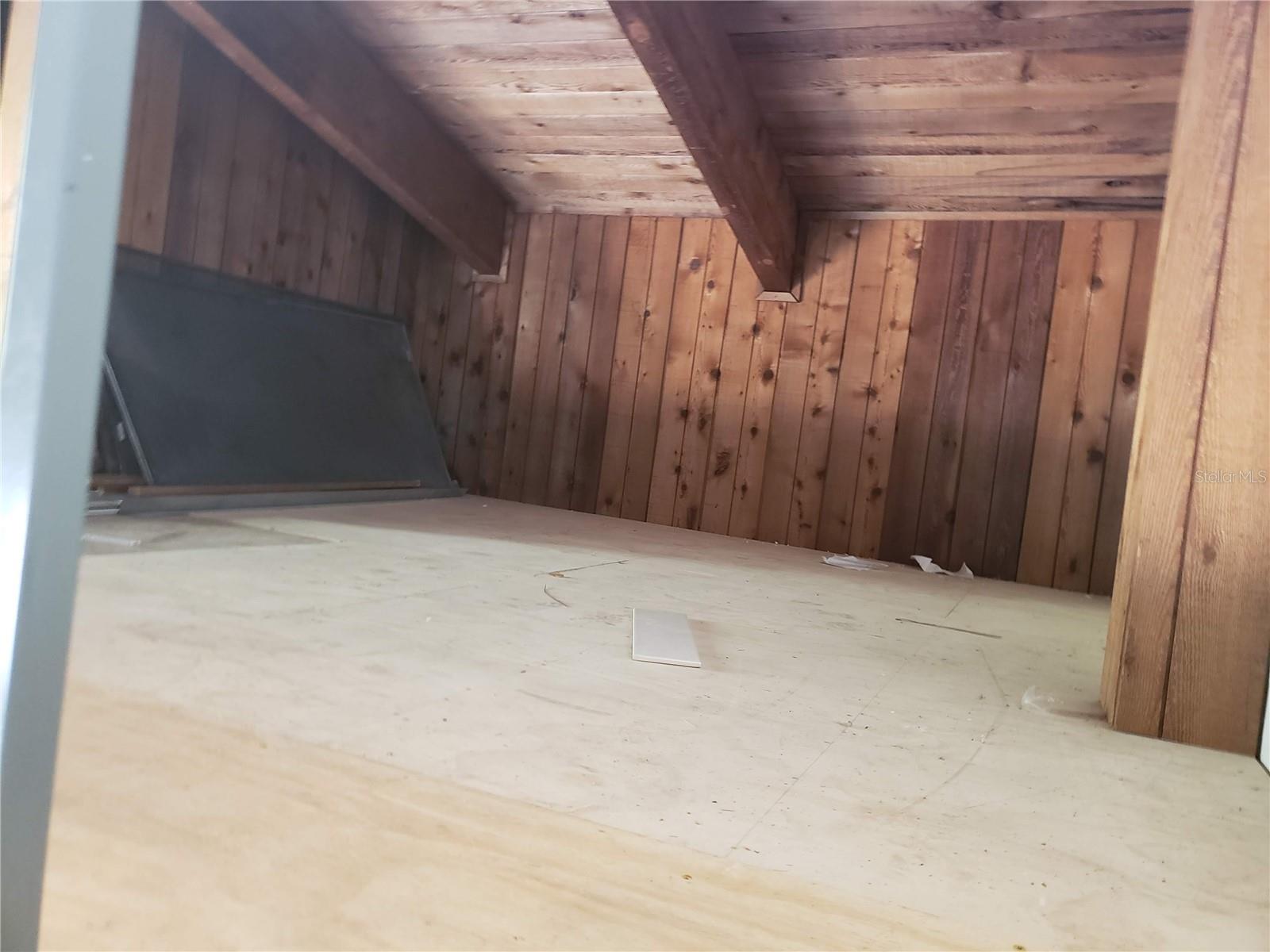 Image 23 of 33 For 205 Fairway Drive 205