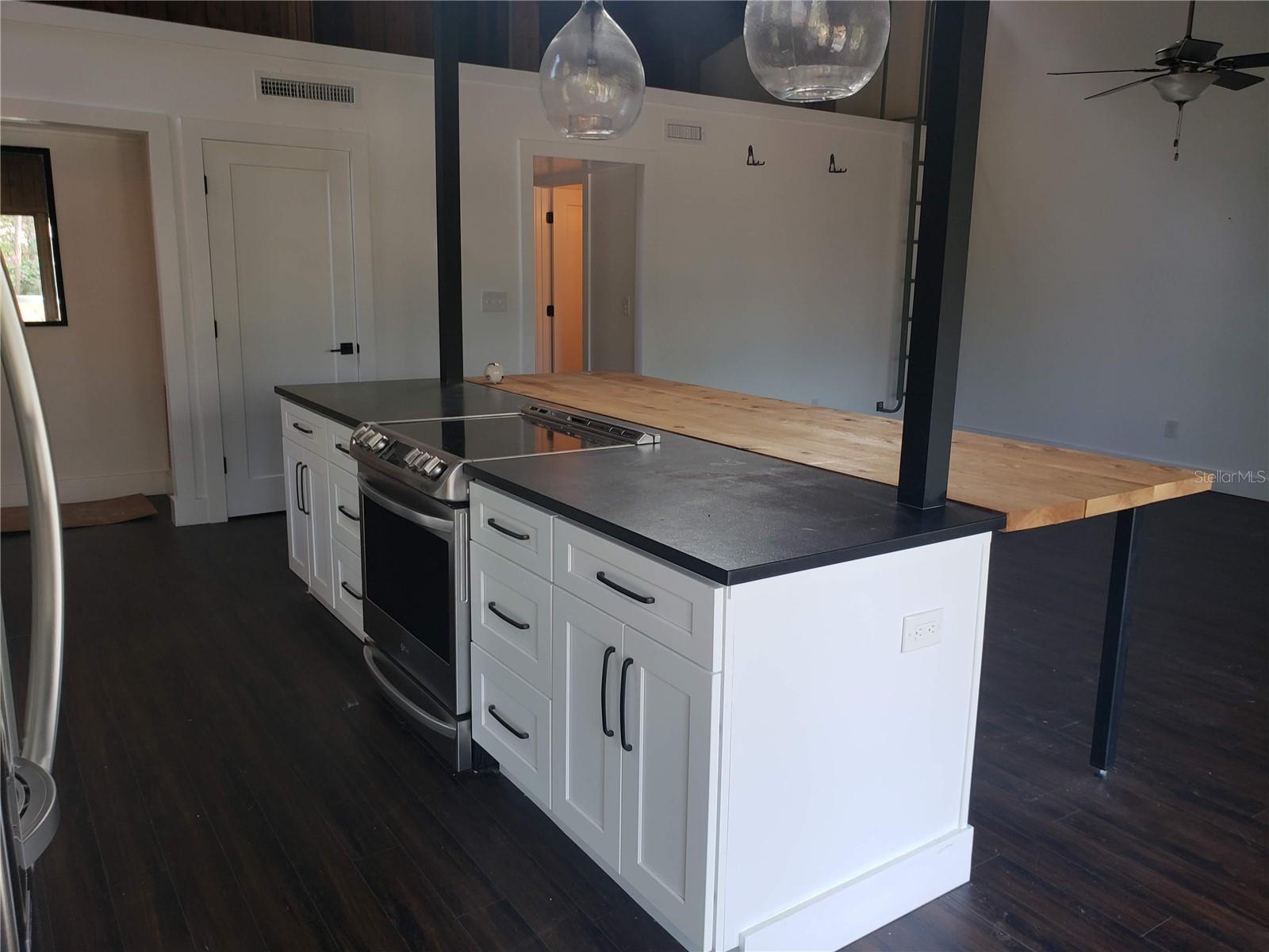 Image 3 of 33 For 205 Fairway Drive 205