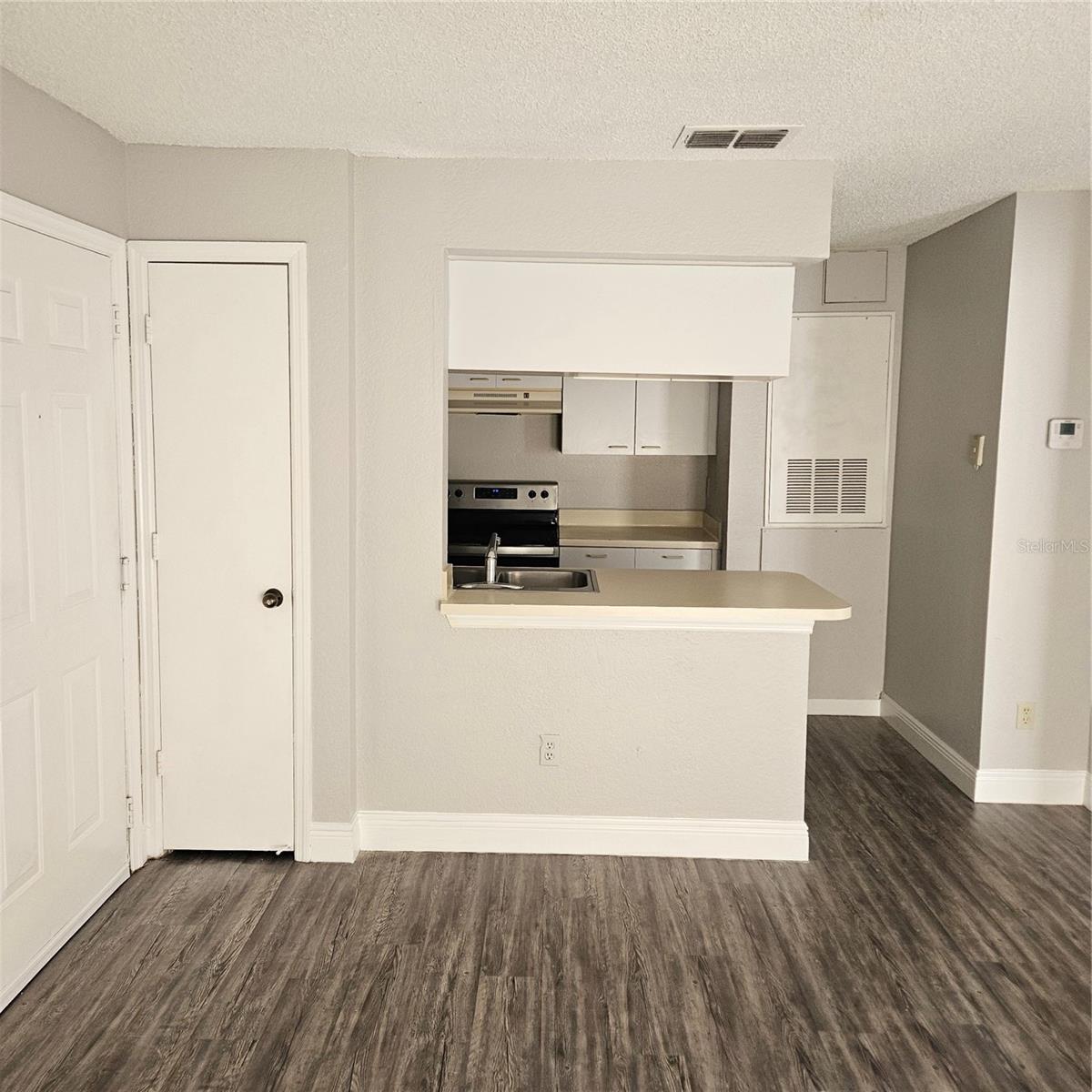 Image 7 of 15 For 2550 Alafaya Trail 6111