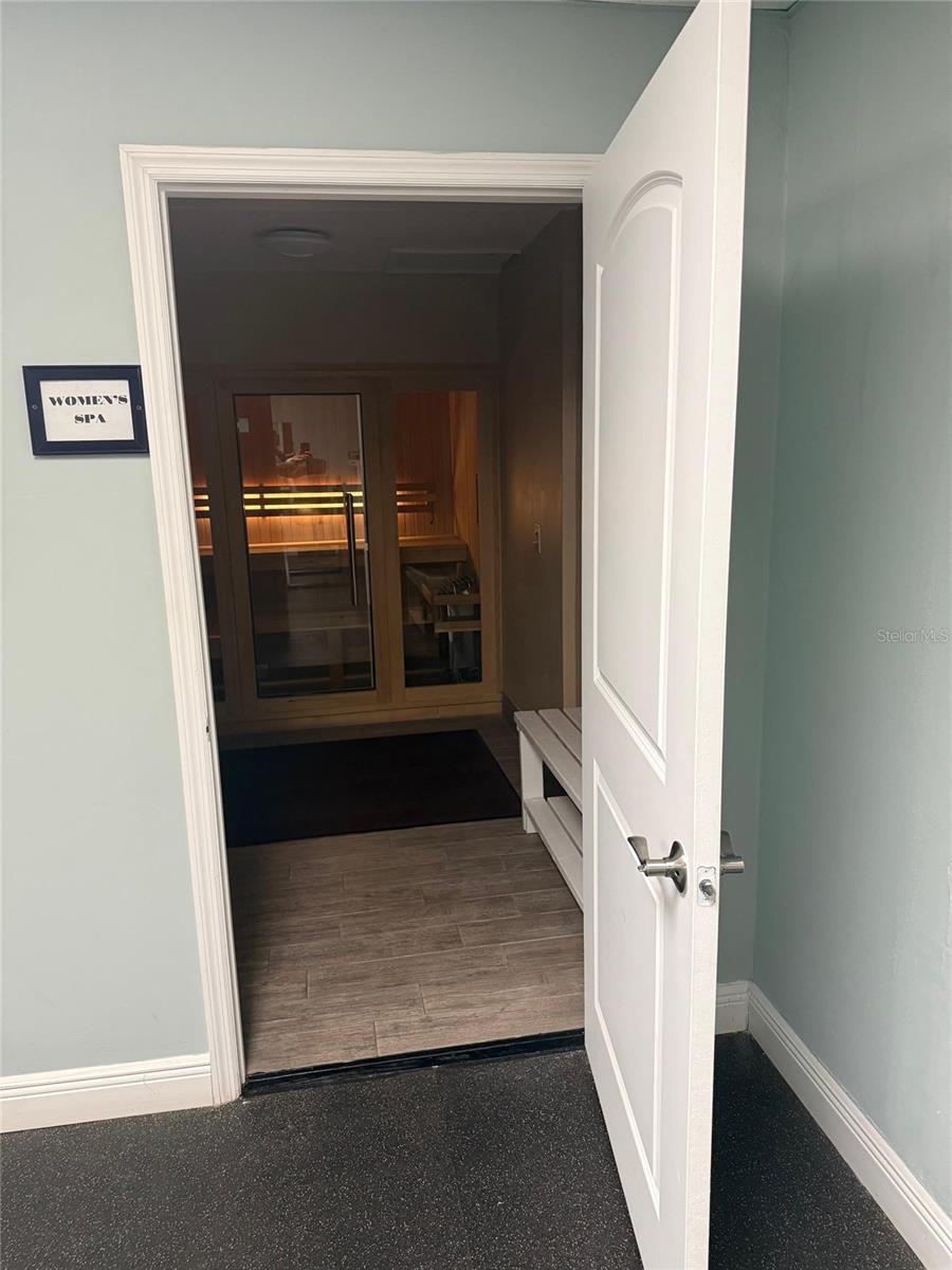 Image 22 of 42 For 925 Halifax Avenue 102